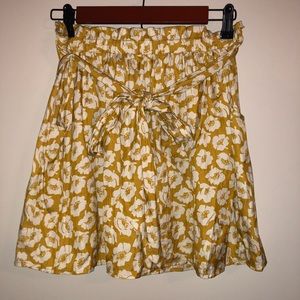 American Eagle yellow mustard flower skirt sIze M